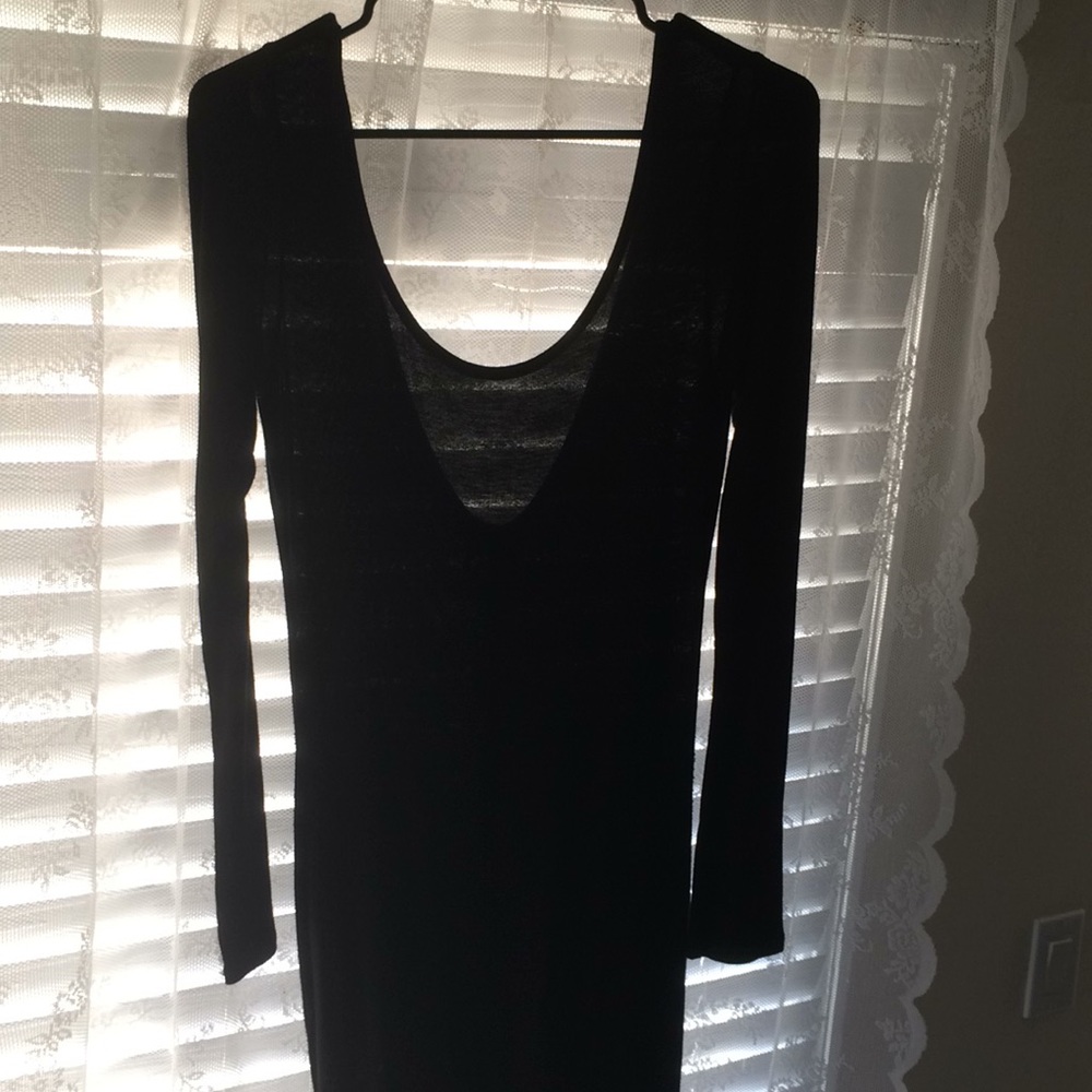 Stretchy black maxi dress